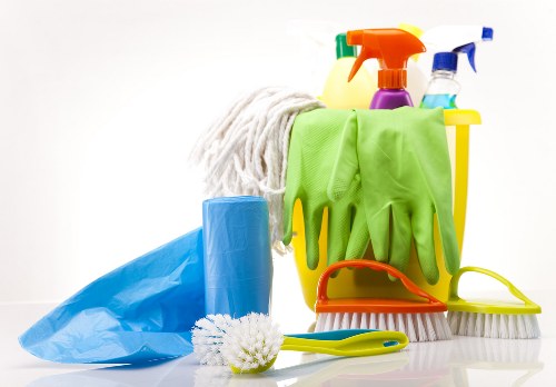 Cleaner training and safe handling procedures in Shoreditch